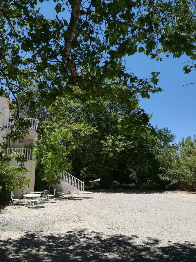 Au Pays Du Ventoux Bed & Breakfast Le Thor Ngoại thất bức ảnh